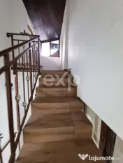 Casă de vânzare în Lazuri – teren 700 mp și construcț 