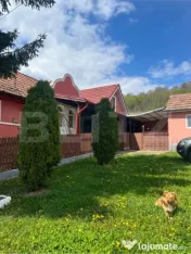 Casă renovată cu 4 camere și teren de 2.000 mp, terasă ?