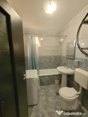 Apartament cu 3 camere de închiriat, spațios și luminos, 