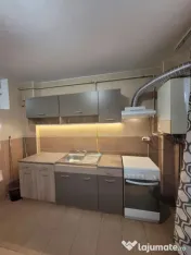 Apartament cu 3 camere de închiriat, spațios și luminos, 