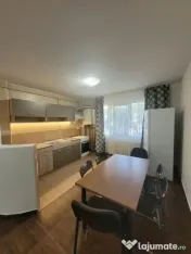 Apartament cu 3 camere de închiriat, spațios și luminos, 
