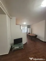 Apartament cu 3 camere de închiriat, spațios și luminos, 
