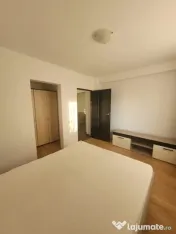 Apartament cu 3 camere de închiriat, spațios și luminos, 