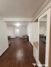 Apartament cu 3 camere de închiriat, spațios și luminos, 