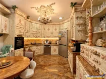 Resedinta Art Nouveau in inima orasului: Corp de casa cu o m