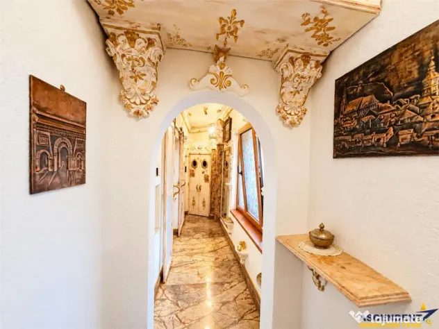 Resedinta Art Nouveau in inima orasului: Corp de casa cu o m - Brasov (Brasov)