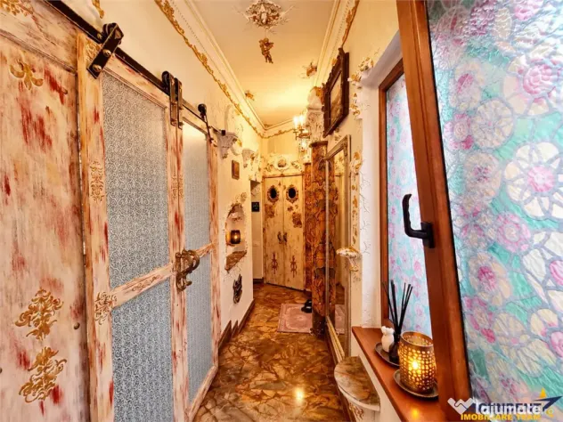 Resedinta Art Nouveau in inima orasului: Corp de casa cu o m - Brasov (Brasov)