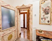 Resedinta Art Nouveau in inima orasului: Corp de casa cu o m
