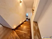 Resedinta Art Nouveau in inima orasului: Corp de casa cu o m