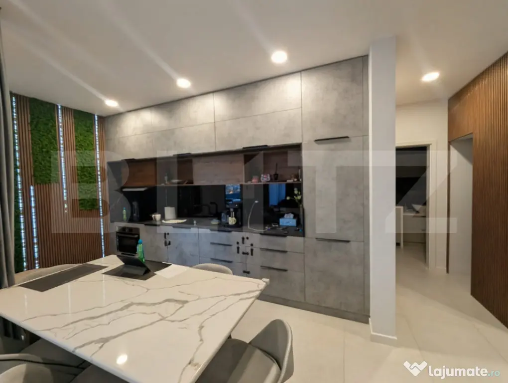 Apartament cu 3 camere, balcon închis și parcare inclusă - Oradea (Bihor)