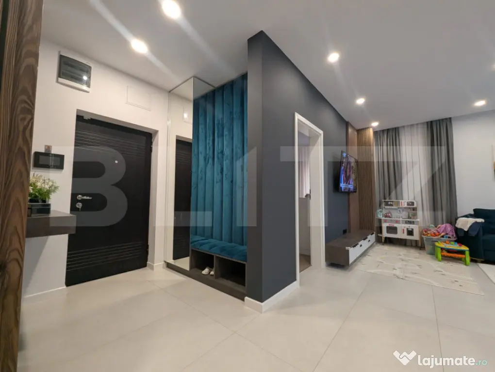 Apartament cu 3 camere, balcon închis și parcare inclusă - Oradea (Bihor)