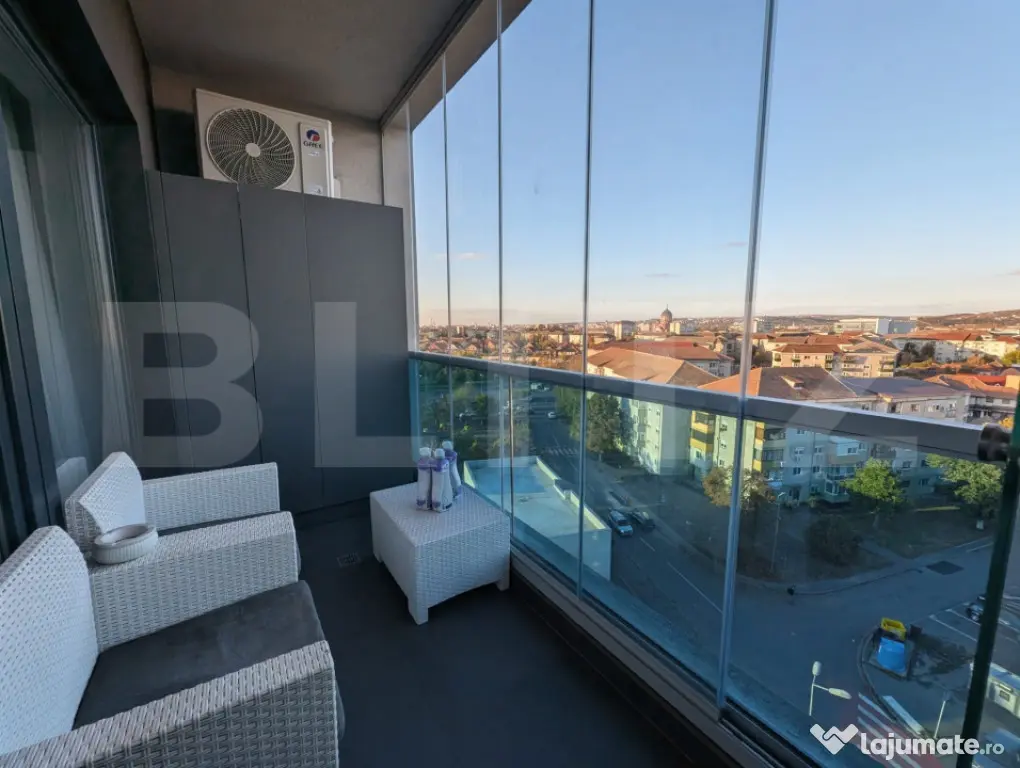 Apartament cu 3 camere, balcon închis și parcare inclusă - Oradea (Bihor)