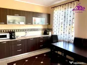 Casa lux in localitatea Sânmartin 