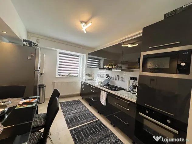 Apartament 4 camere transformat in 3 zona Micalaca-ID:34744