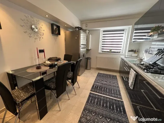 Apartament 4 camere transformat in 3 zona Micalaca-ID:34744