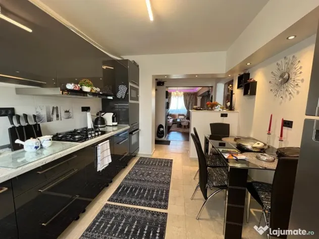 Apartament 4 camere transformat in 3 zona Micalaca-ID:34744