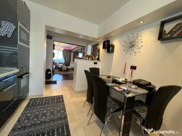 Apartament 4 camere transformat in 3 zona Micalaca-ID:34744