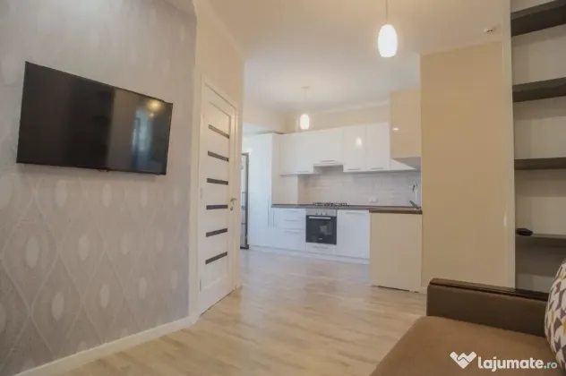 1 camera in zona Soarelui