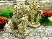 Statuetă leu mare cu blazon, auriu patinat, model S1. 