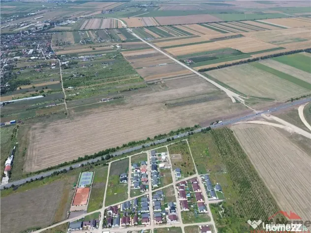 Teren de pe E 85 langa Autostrada A7 Focsani