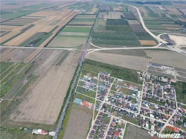Teren de pe E 85 langa Autostrada A7 Focsani