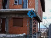 ZONA PECO-CASA P+1, LA ROSU