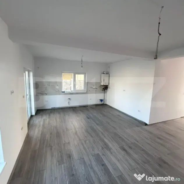 Casă duplex pe parter, 2 dormitoare, teren 320 mp, Moșniț - Mosnita Noua (Timis)