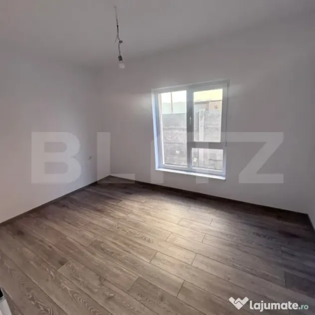 Casă duplex pe parter, 2 dormitoare, teren 320 mp, Moșniț - Mosnita Noua (Timis)