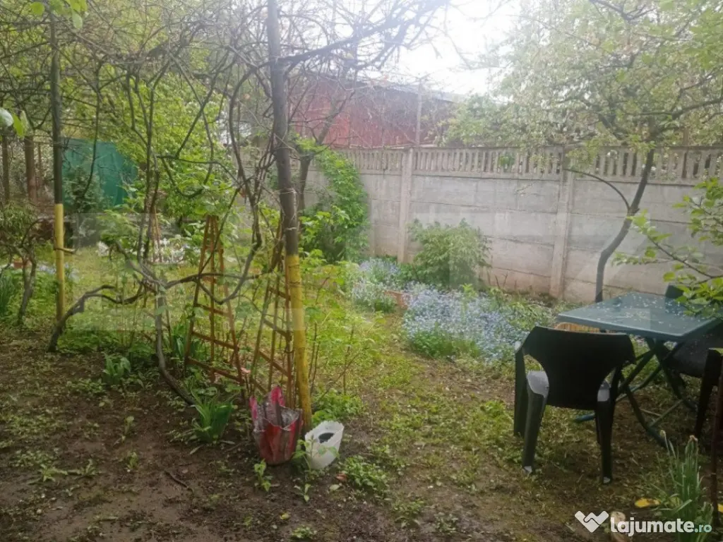 Apartament 3 camere decomandat, in vila, cu terten si intrar