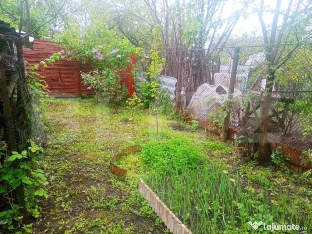 Apartament 3 camere decomandat, in vila, cu terten si intrar