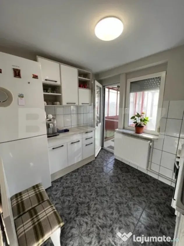 Pachet Imobiliar cu 2 Garsoniere și un Apartament în Asoci