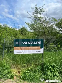 Teren intravilan ,cu vegetatie, 2700 mp, zona Siret