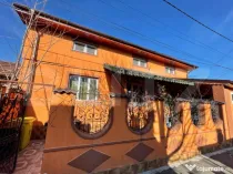 Casa de 210 mp, curte cu terasa, centrala termica, pretabil
