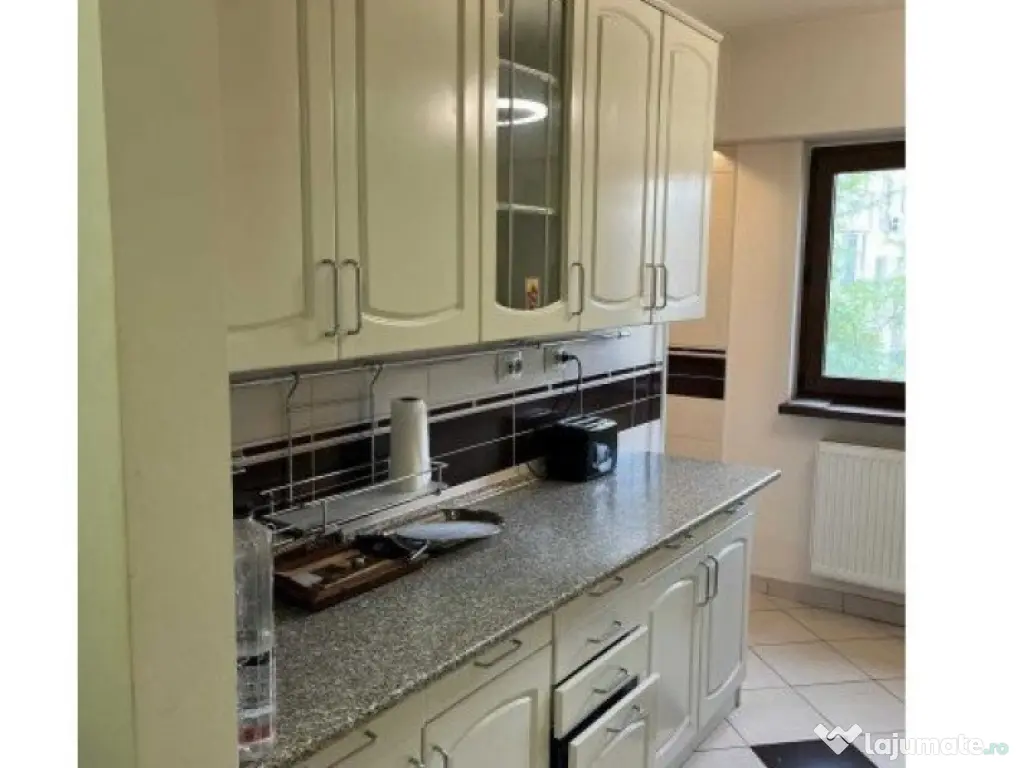 Apartament 3 camere Calea Calarasilor