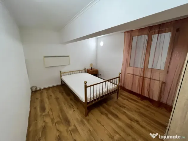 Apartament cu 3 camere zona Mehala