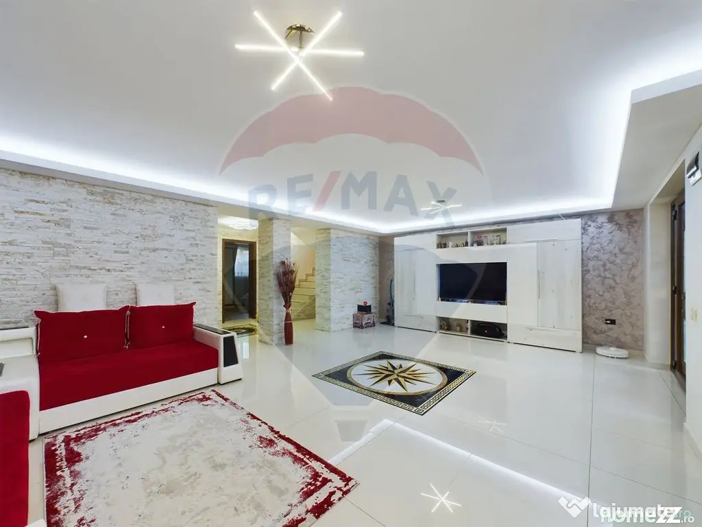 Casă / Vilă 5 camere + Mansarda Foarte Spatioasa