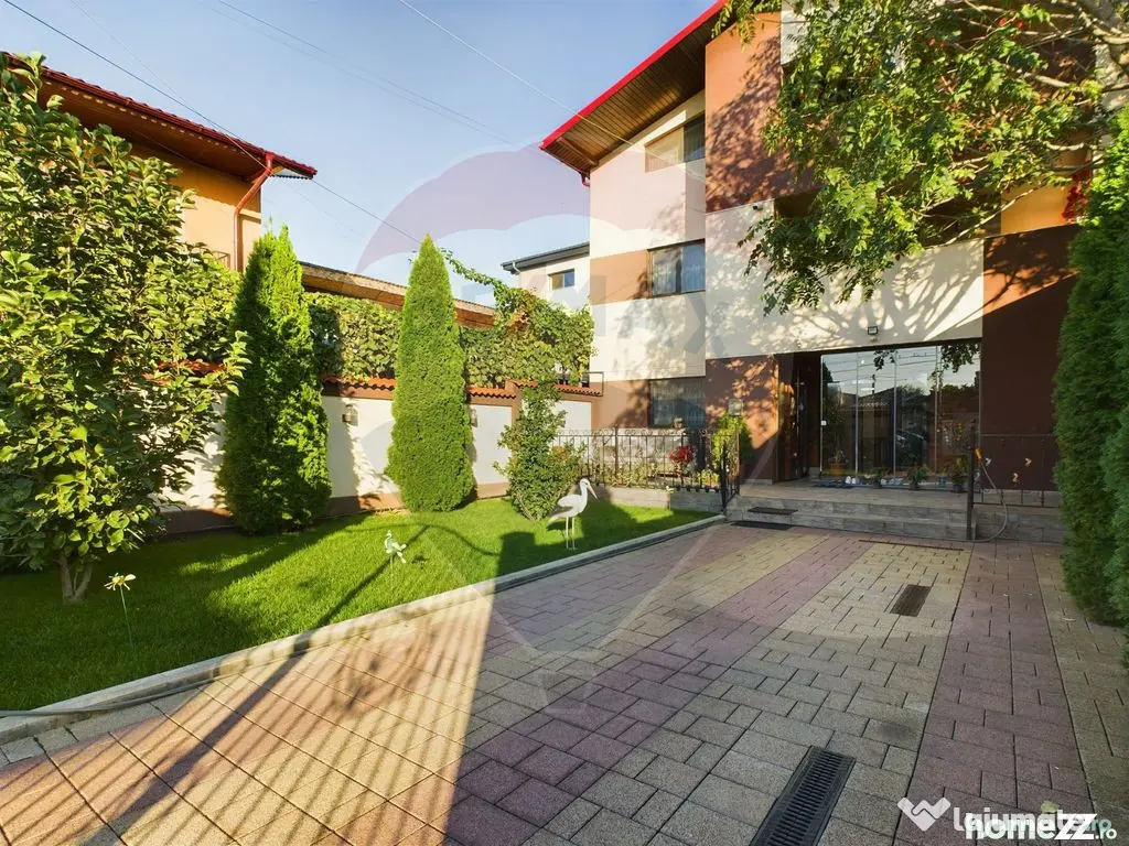 Casă / Vilă 5 camere + Mansarda Foarte Spatioasa