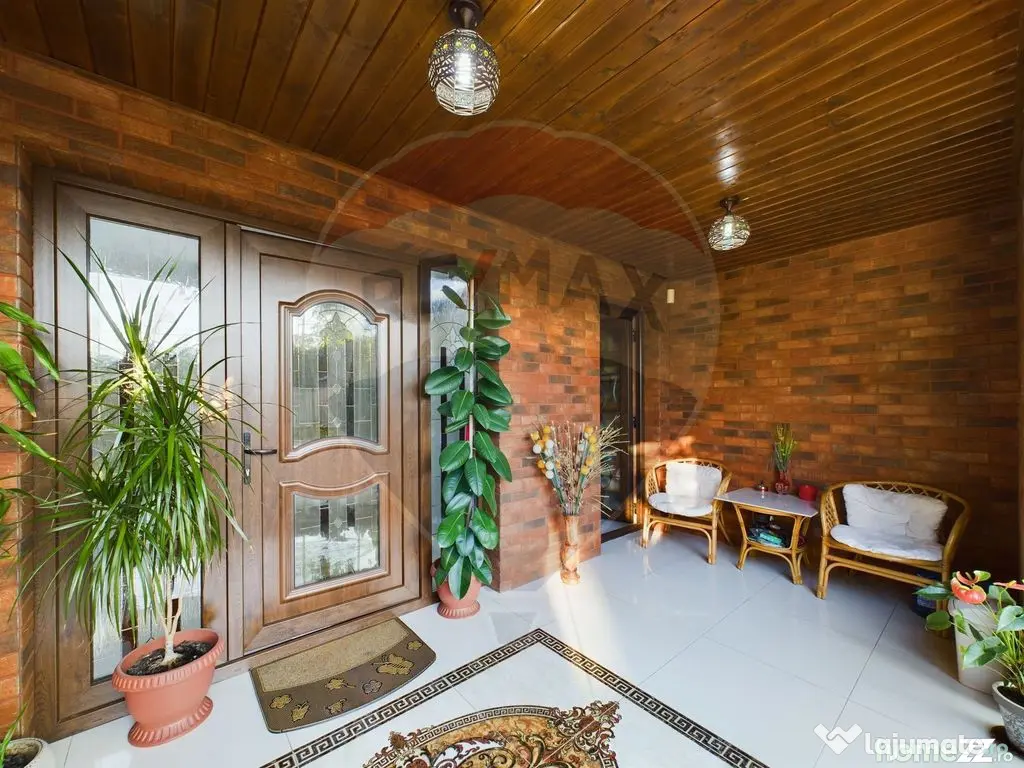 Casă / Vilă 5 camere + Mansarda Foarte Spatioasa