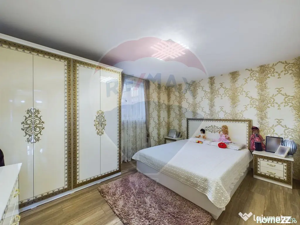 Casă / Vilă 5 camere + Mansarda Foarte Spatioasa