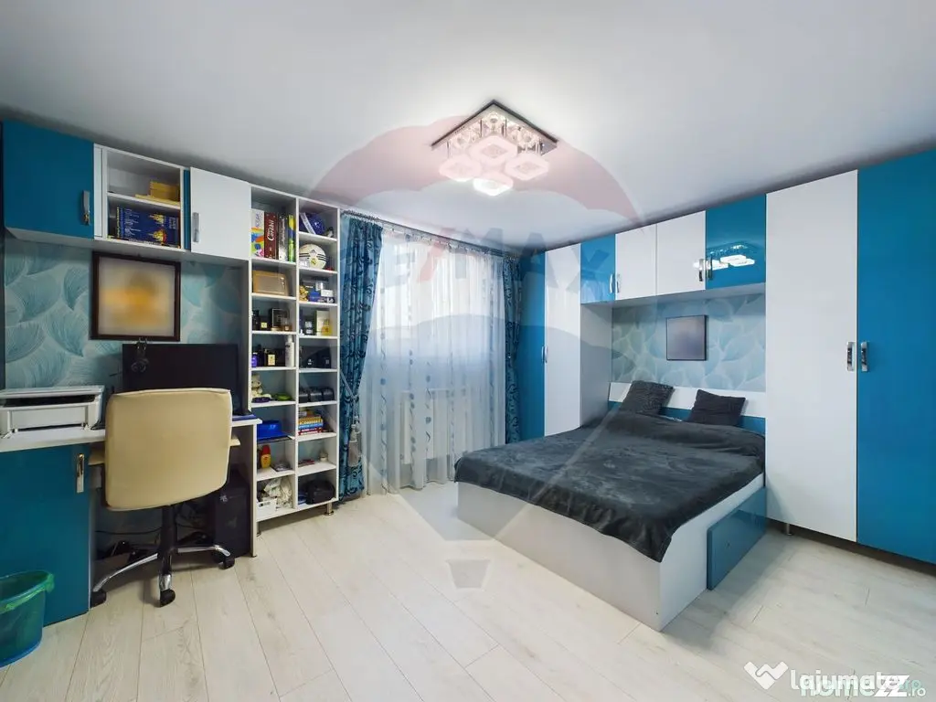 Casă / Vilă 5 camere + Mansarda Foarte Spatioasa