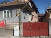 De casa particulara la rosu în Sfântu Gheorghe 