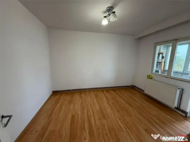 Apartament 4 camere, etaj 4, ultracentral, 1 loc de parcare
