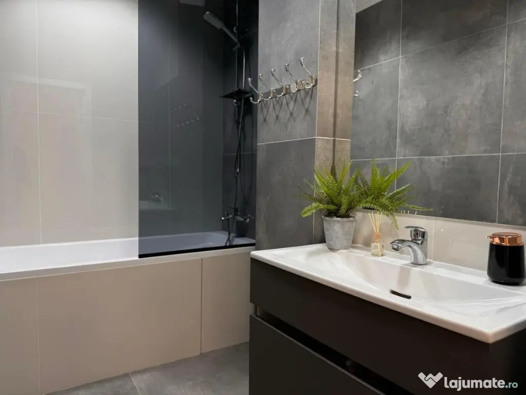 Oferim spre inchiriere un apartament cu 3 camere, Floresti