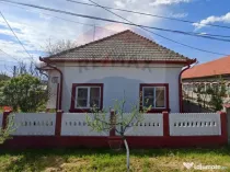 Casă și teren de 9 600mp de vânzare în Galicea Mare