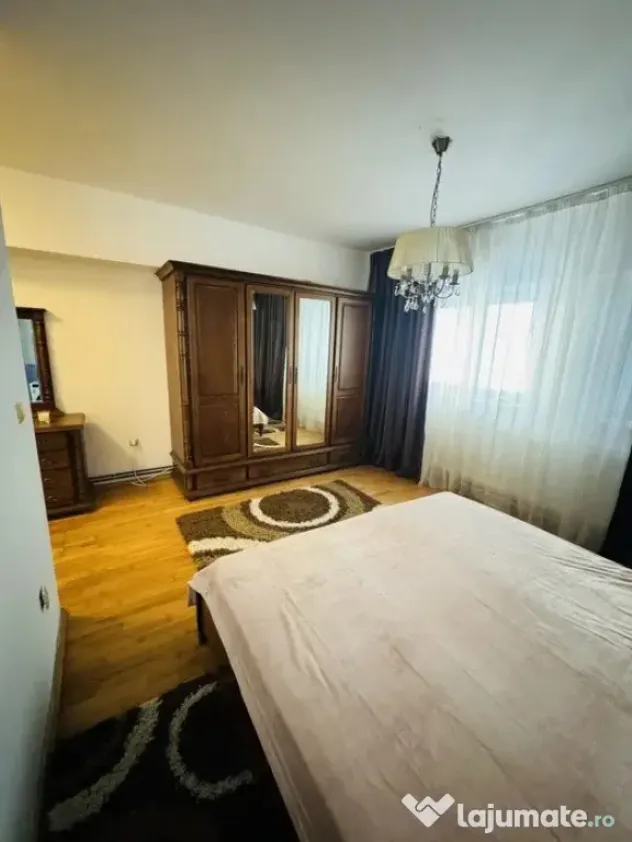 Închiriez apartament 3 camere Faleza Nord, 700 EURO Negociabil