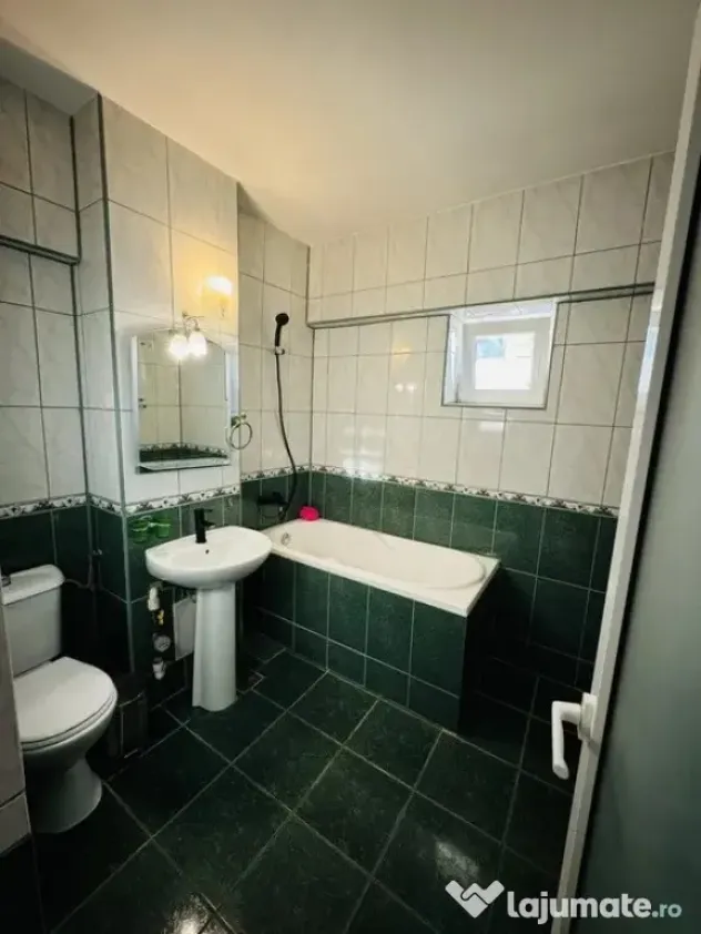 Închiriez apartament 3 camere Faleza Nord, 700 EURO Negociabil