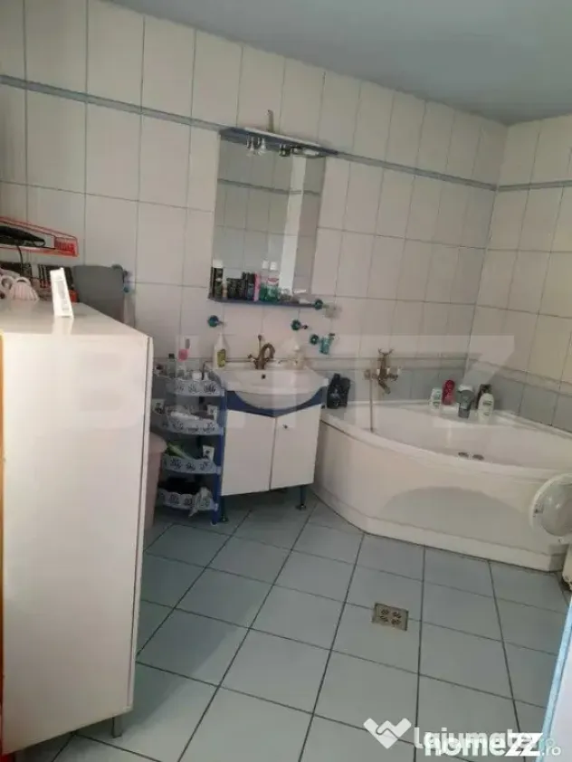 Casa de vanzare - 218 mp utili si 470 mp teren - Bardesti
