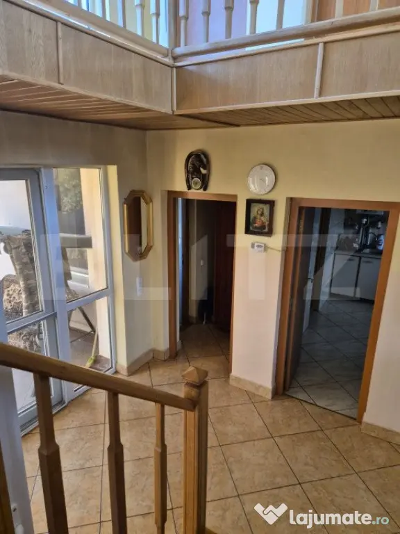Casa de vanzare - 218 mp utili si 470 mp teren - Bardesti