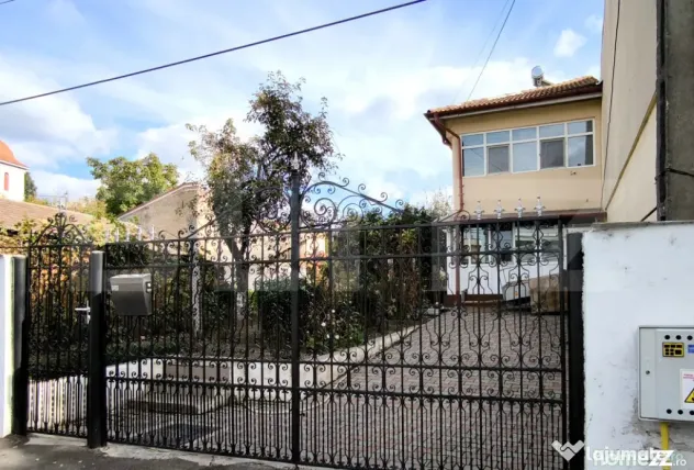 Casa P+E, 110 mp utili pe 357 mp teren, stradal, vad si flux - Craiova (Dolj)