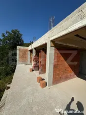 Cabana moderna, 6 camere, 400 mp, zona Muntele Rece 
